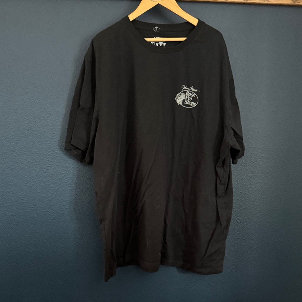 Bass Pro Shops Black Short Sleeve Tee